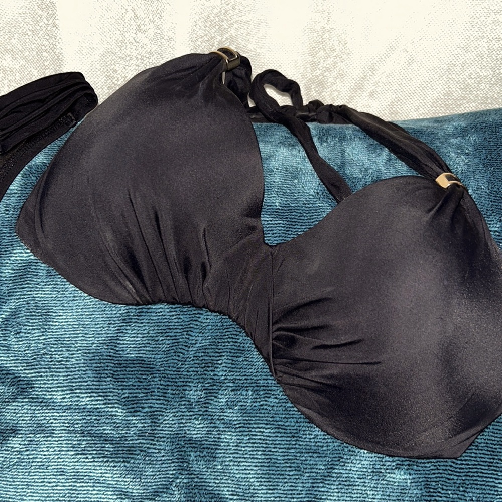 VS Bikini size 34DD & L low rise bikini bottom